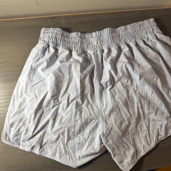 Hotty Hot High-Rise Lined Short 4", Gravel Dust Pastel Blue Multi/Pastel Blue - Picture 2 of 2